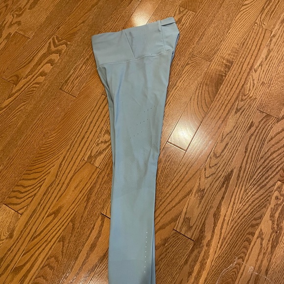 Lululemon Zone In Tights - Picture 4 of 10